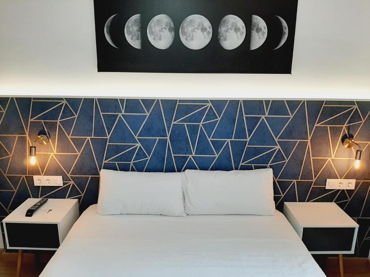 Hostal Laia By Gaiarooms บาร์เซโลนา ภายนอก รูปภาพ
